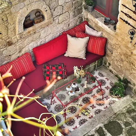 Semesterbostad Alacati Red House