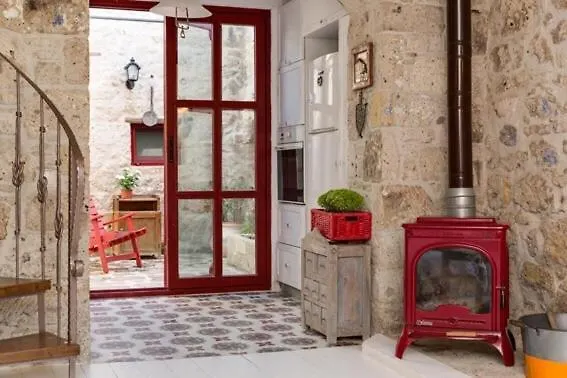 Alacati Red House Дом отдыха